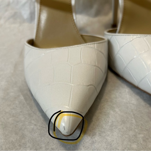 Michael Kors leather White Pointed stiletto Heels. - Picture 6 of 8